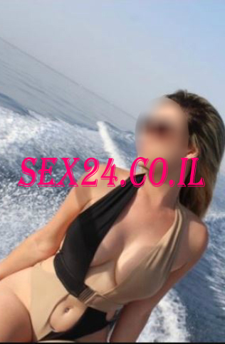 קורן, בעל גוף אתלטי, 25 שנים.
